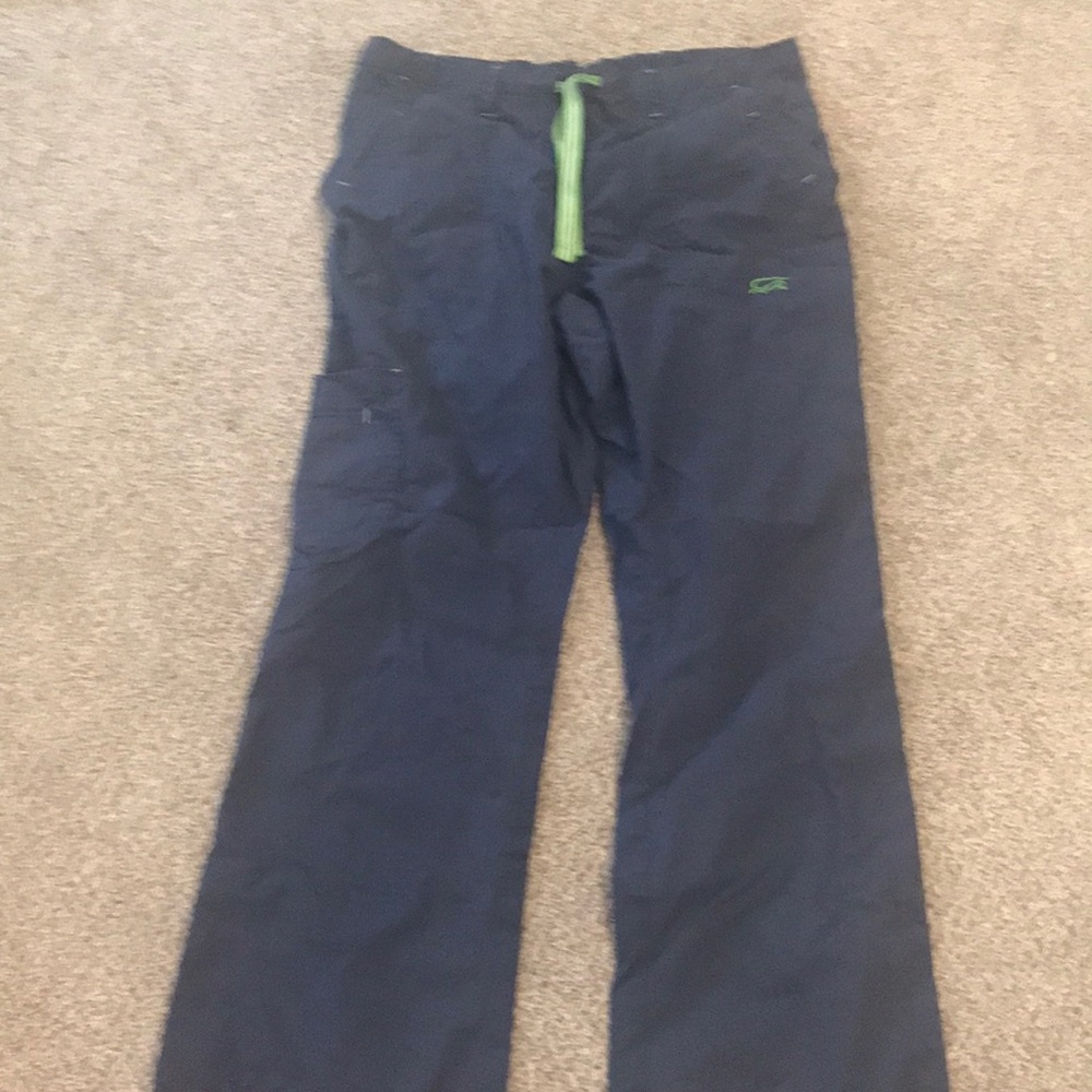 Iguanamed women’s navy cargo scrub pant small